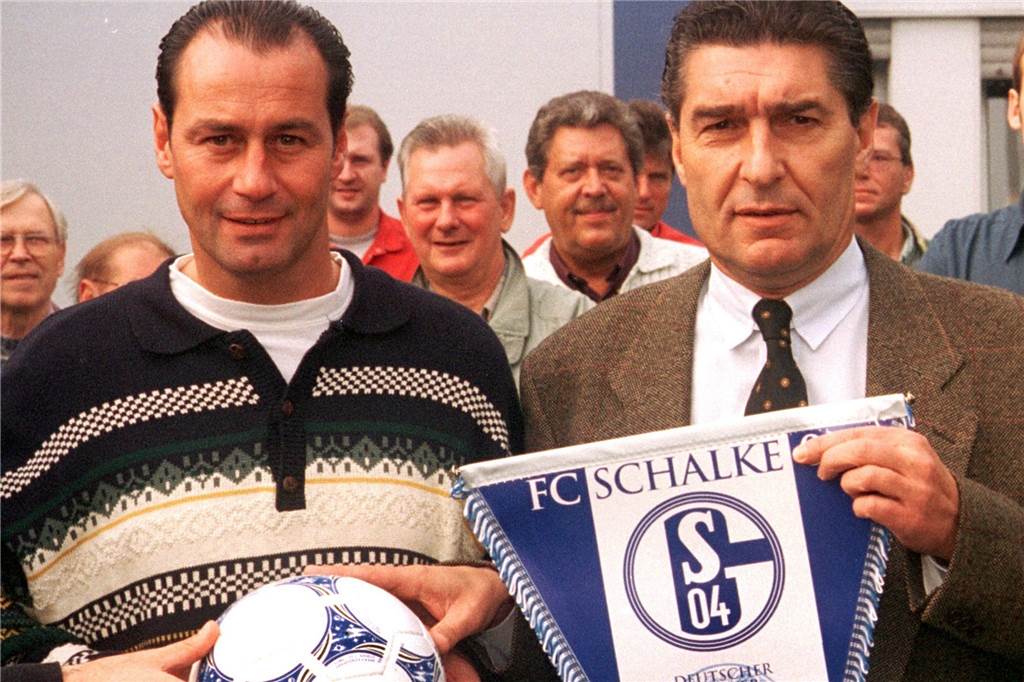 Huub Stevens: „Mal was Verrücktes machen - auch das ist doch Schalke!“ Gestatten, Huub Stevens: Am 9. Oktober 1996 präsentierte Manager Rudi Assauer den neuen Schalke-Trainer.