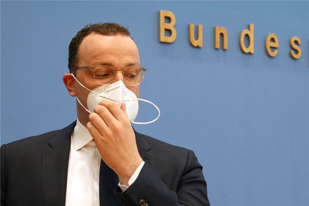 Boostern im Impfzentrum Unna: Schon in der Nacht sind alle Termine weg Gesundheitsminister Jens Spahn (CDU): Der Abstand von sechs Monaten zwischen vollständiger COVID-19-Impfserie und Booster sei „natürlich nicht tagesgenau einzuhalten“.