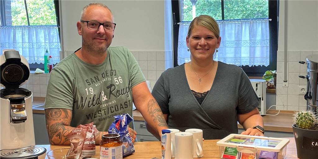 Menschen mit Essstörung in Werne ernten viel Unverständnis: „Iss weniger!“ Marco Lösch und Friederike Solfrian-Witteler stehen in einer Küche mit Lebensmitteln.
