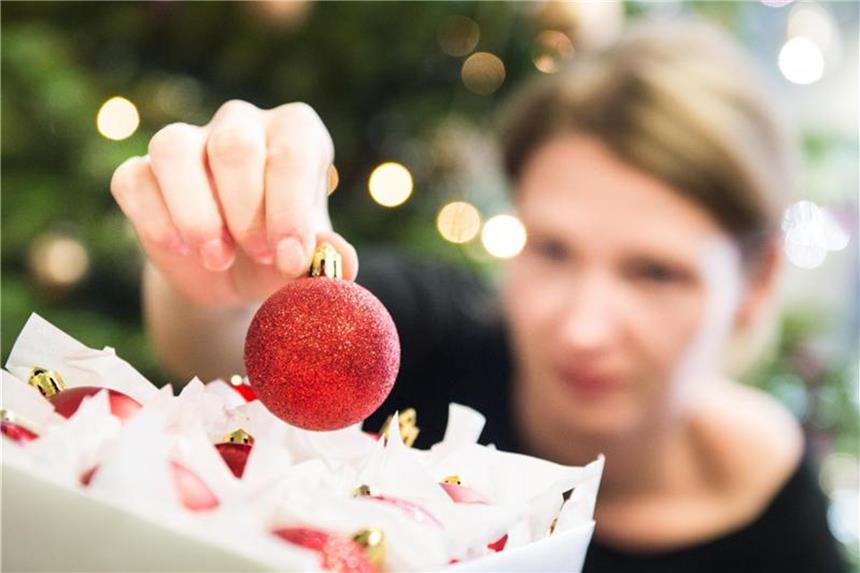 Patchwork-Weihnachten kann Kinder verwirren Getrennte Eltern sollten sich fragen, wie alltagsnah ein gemeinsames Fest ist. Foto: Franziska Gabbert/dpa-tmn