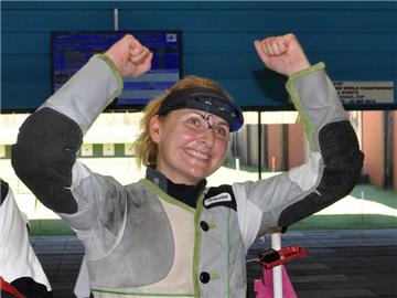 Gewehrschützin Beate Gauß hat im Liegendschießen gewonnen. Foto: Harald Strier