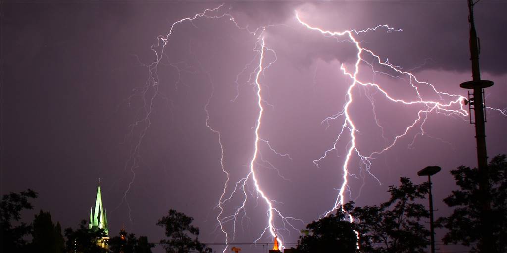 Gewitter und Regen-Massen: Unwetter ziehen über den Kreis Coesfeld Gewitter ziehen am Montag, 16. Mai, auf im Kreis Coesfeld und die haben lokal auch starken Regen im Gepäck.