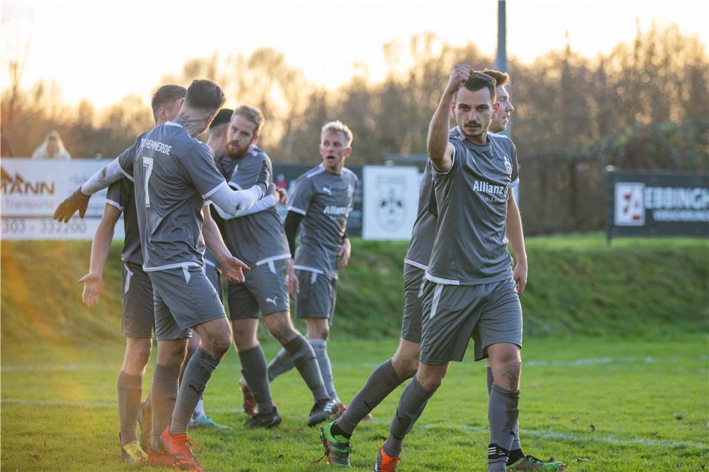 Die Top-Ten aller Teams in den Kreisligen Unna-Hamm Gewohntes Bild beim TuS Hemmerde. Das Team ist Herbstmeister in der B2.