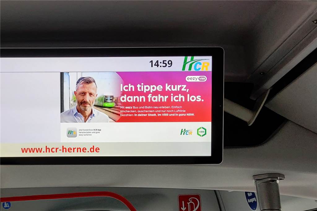 Modernisierung des HCR-Fuhrparks: Was es schon gibt, was noch kommt Geworben wird für das "eezy"-Ticket auch in den Bussen der HCR.