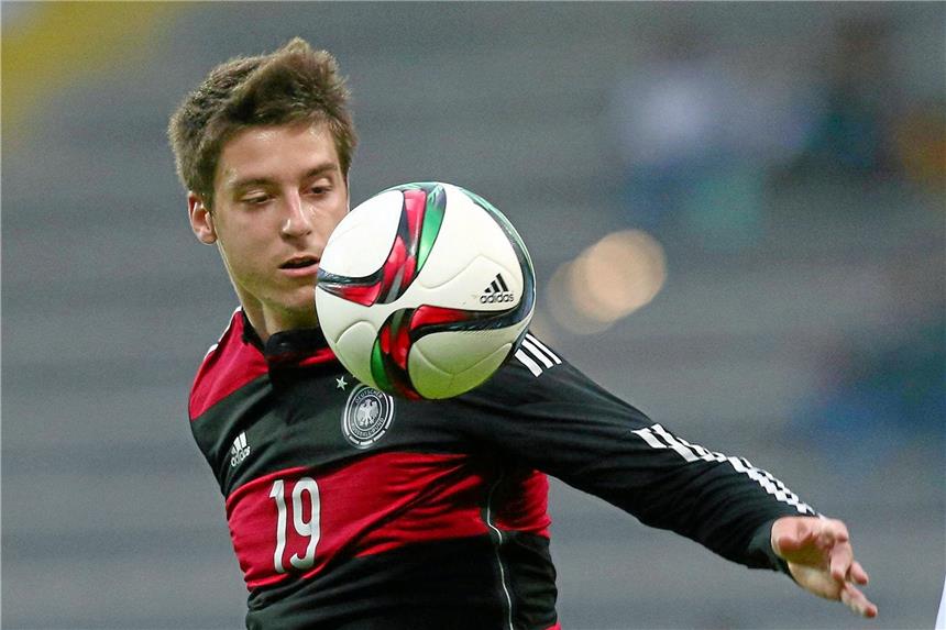 BVB II verpflichtet Gianluca Rizzo aus Ingolstadt Gianluca Rizzo, hier im Jahr 2015 im Trikot der U20-Nationalmannschaft, läuft künftig für den BVB II.