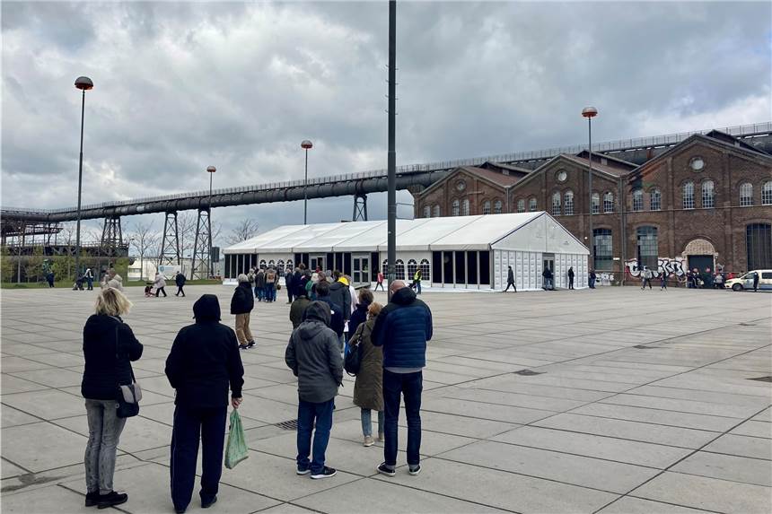 Dortmunder Impfzentrum vor Stresstest - 3700 Impfungen an einem Tag Gibt es am Impfzentrum auf Phoenix-West wieder lange Warteschlangen? Am 13. Mai steht dort ein besonderer Stresstest bevor.