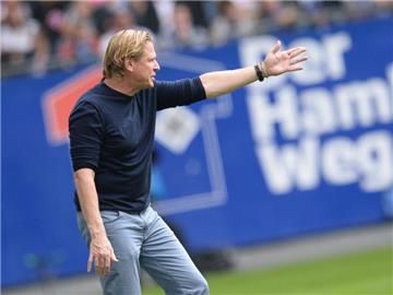 Gibt trotz zweier Siege den Mahner: HSV-Trainer Markus Gisdol. Foto: Daniel Bockwoldt