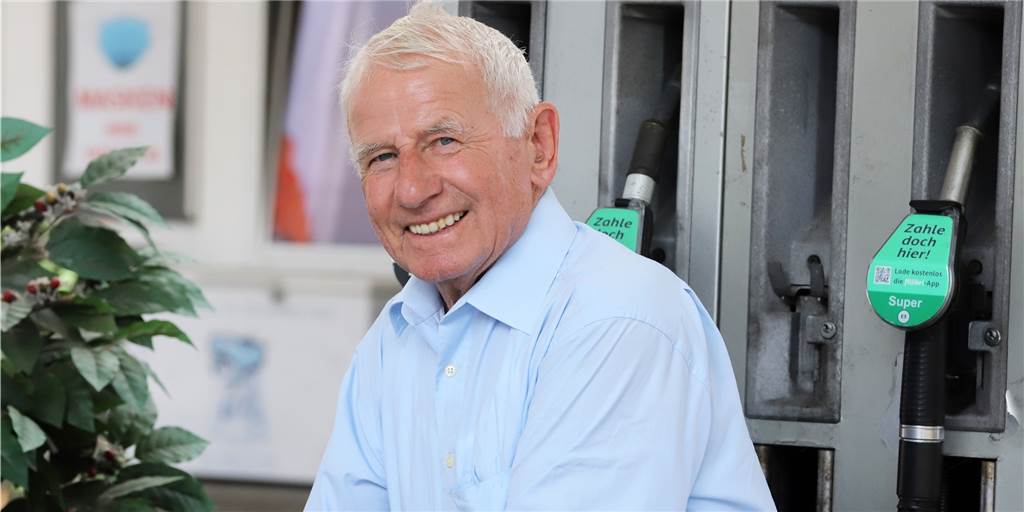 Tankstellen in Lünen erleben Ansturm wie im Sommerschlussverkauf Gilbert Rötte ging am Mittwoch seiner Stamm-Tankstelle "fremd": Jeworutzken in Alstedde ist das normalerweise, aber da standen sie am Morgen "schon mit den Autos bis auf den Gehweg."