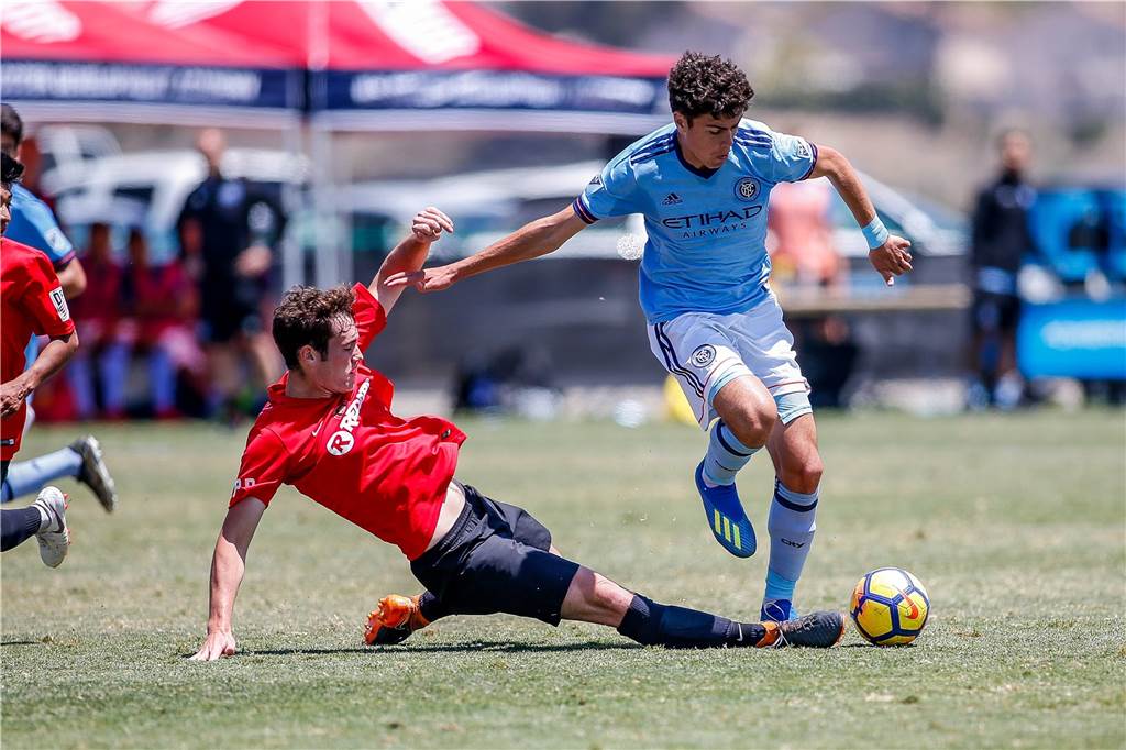 Der nächste Christian Pulisic? BVB angelt sich US-amerikanisches Top-Talent Giovanni Reyna (r.) wird von Experten das gleiche Potenzial wie seinem Landsmann Christian Pulisic bescheinigt.