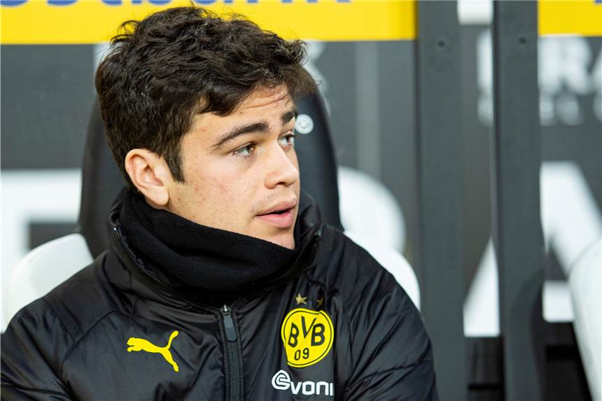 BVB bangt nach Derby-Sieg um Reyna - bittere Nachricht für Zagadou Giovanni Reyna sollte eigentlich in der Startelf des BVB gegen den FC Schalke 04 stehen.