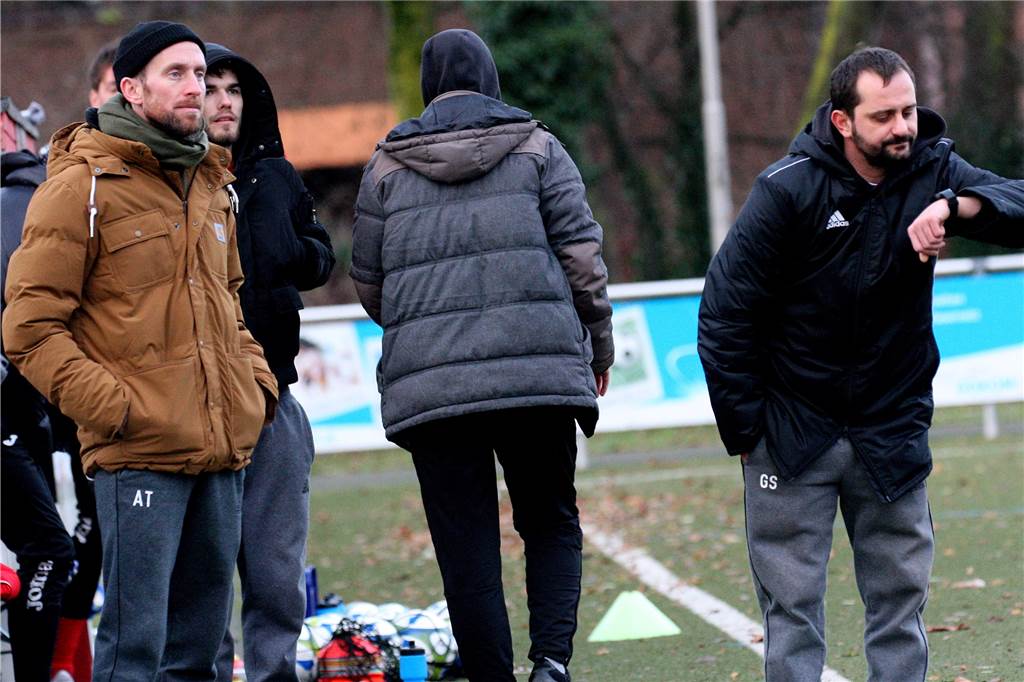 Westfalenliga-Legende ist als Trainer aktiv und hat ihren Klub nach elf Jahren verlassen Giovanni Schiattarella (r.) und Andreas Toetz (l.) haben das Sagen in Brackel.