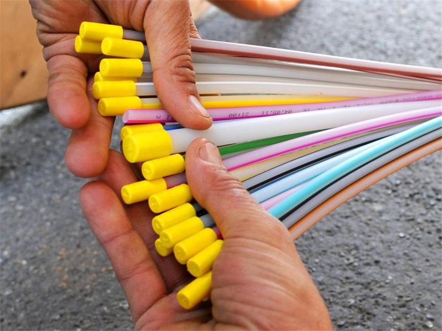 Nordkirchen erhält jetzt doch ein Glasfaser-Netz Glasfaser-Verlegung für den Außenbereich Schermbecks wäre an vielen Stellen zu teuer. Richtfunk könnte eine Alternative sein.