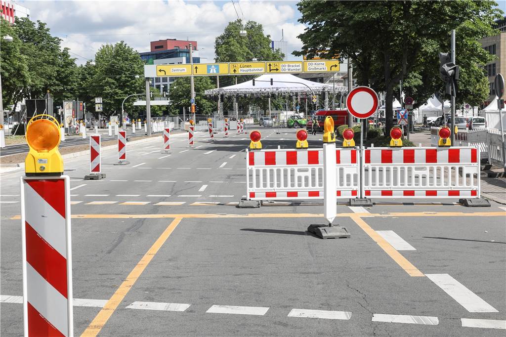 Gleich für mehrere Tage waren Schwanenwall und Ostwall im Juni 2019 für die Eröffnung des Evangelischen Kirchentags gesperrt. Auf der Kreuzung Ostentor stand eine der großen Bühnen.