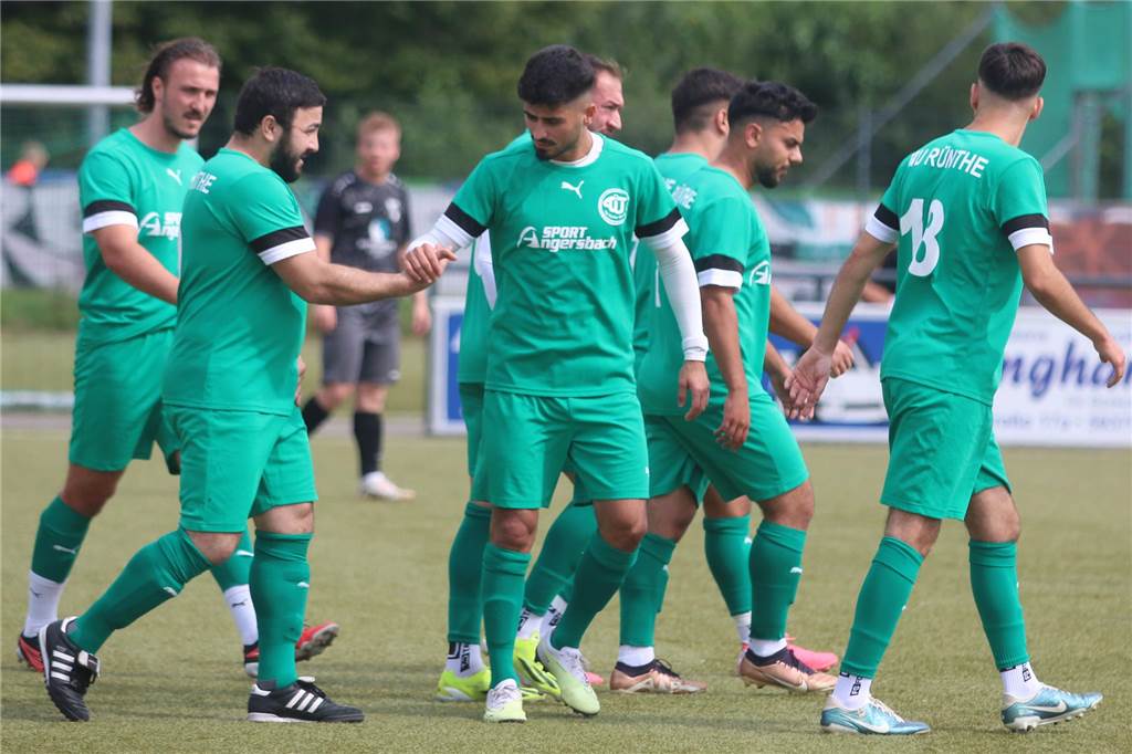 TIU Rünthe besiegt PSV Bork bei Tor-Festival TIU Rünthe bejubelt ein Tor.