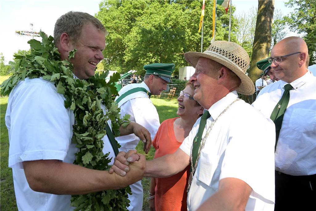Glückwünsch an Hermans vom Vorgänger Heinz Dißel.