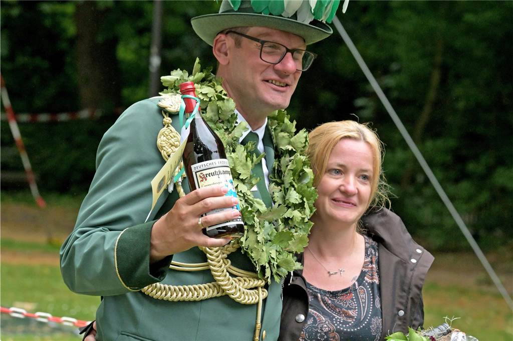 Glückwünsche für den neuen König Michael Biegel.