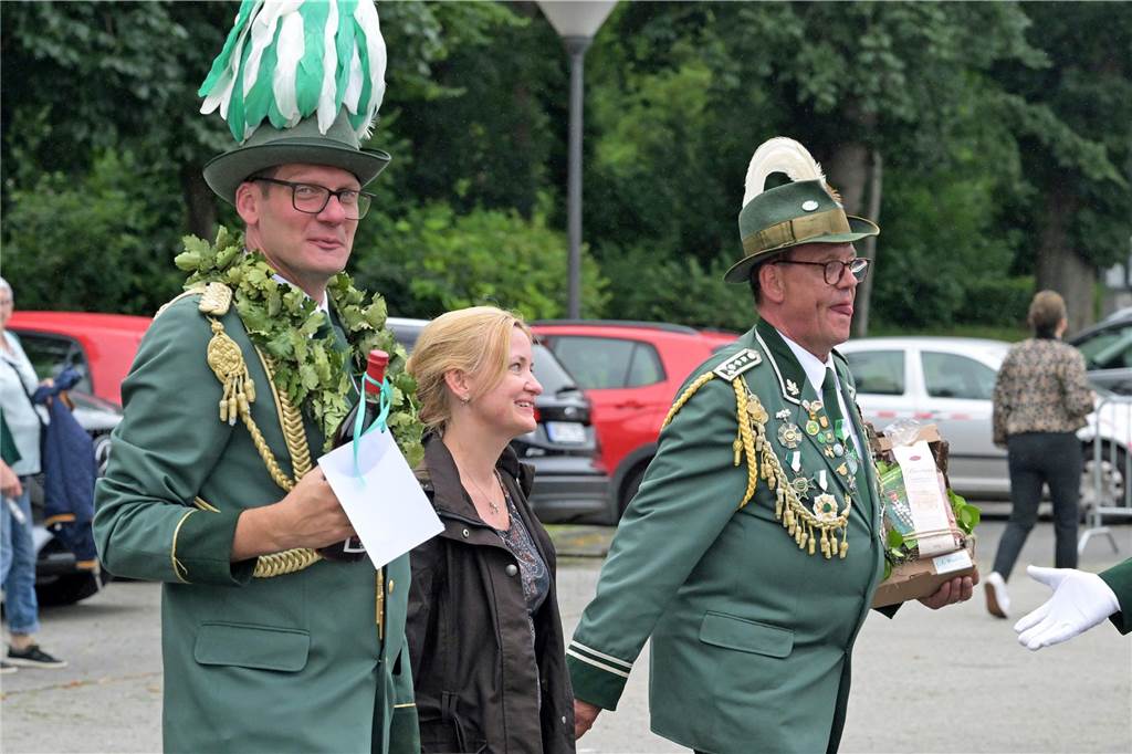 Glückwünsche für den neuen König Michael Biegel.