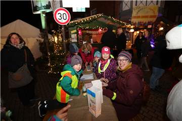 Glühweinduft über die Ludgeristraße. So schön war der Adventsmarkt am Freitag.