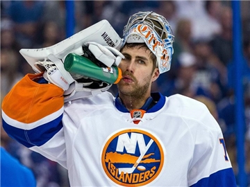 Goalie Thomas Greiss hat mit den New York Islanders die Playoffs in der NHL verpasst. Foto: Del Mecum