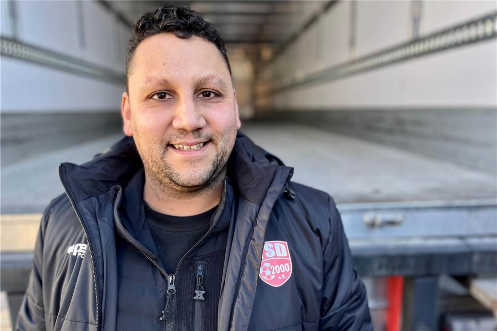 Dortmunder schicken Spenden in die Erdbebenregion Gökhan Aksoy von der Großmarkt-Firma Marlene Meya organisiert die Hilfstransporte in die Erdbeben-Region.