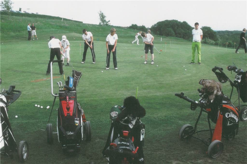 Frohlinde: Ein ruhiger Stadtteil im Grünen ohne eigene Einkaufsmöglichkeiten Golfspielen in der Arbeiterstadt? Kaum zu glauben. Bis der 1987 gegründete Golfclub in den 90er-Jahren richtig durchstartete.