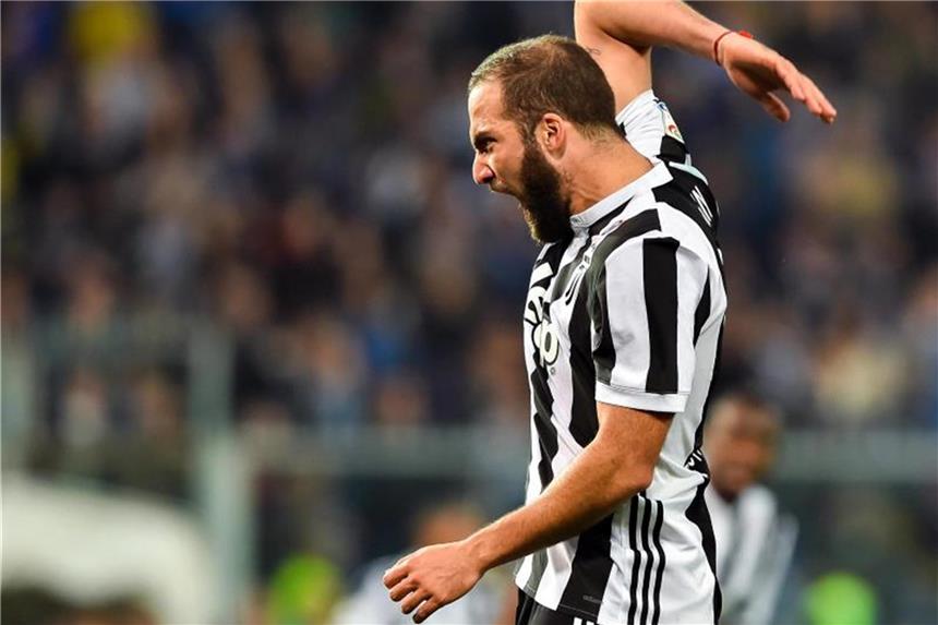 Juventus gewinnt Spitzenspiel bei SSC Neapel mit 1:0 Gonzalo Higuaín erzielte das 1:0 für Juventus Turin. Foto: Simone Arveda