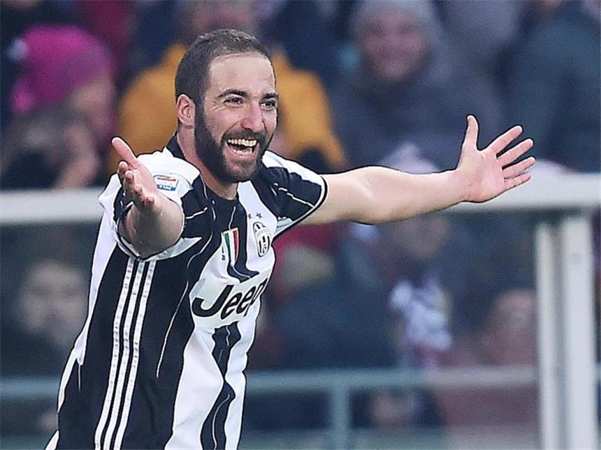 Juventus festigt Tabellenspitze - AS Rom siegt dank Dzeko Gonzalo Higuain erzielte gegen Lazio bereits sein 14. Saisontor. Foto: Alessandro Di Marco