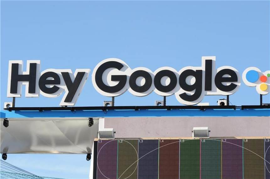 Google macht seinen Assistant zweisprachig Google hat seiner sprechenden Assistenzsoftware als erster Anbieter beigebracht, zwei Sprachen gleichzeitig zu verstehen. Foto: Andrej Sokolow