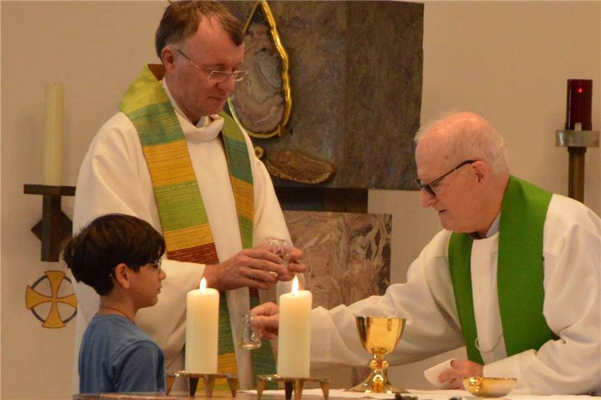 Gottesdienste, Taufen, Trauungen untersagt: Kirchen in Werne ergreifen drastische Schritte Gottesdienste und andere Veranstaltungen in der katholischen (hier Pfarrdechant Jürgen Schäfer (l.) und Pfarrer i. R. Ulf Doppelfeld) und evangelischen Gemeinde Werne finden nicht mehr statt.