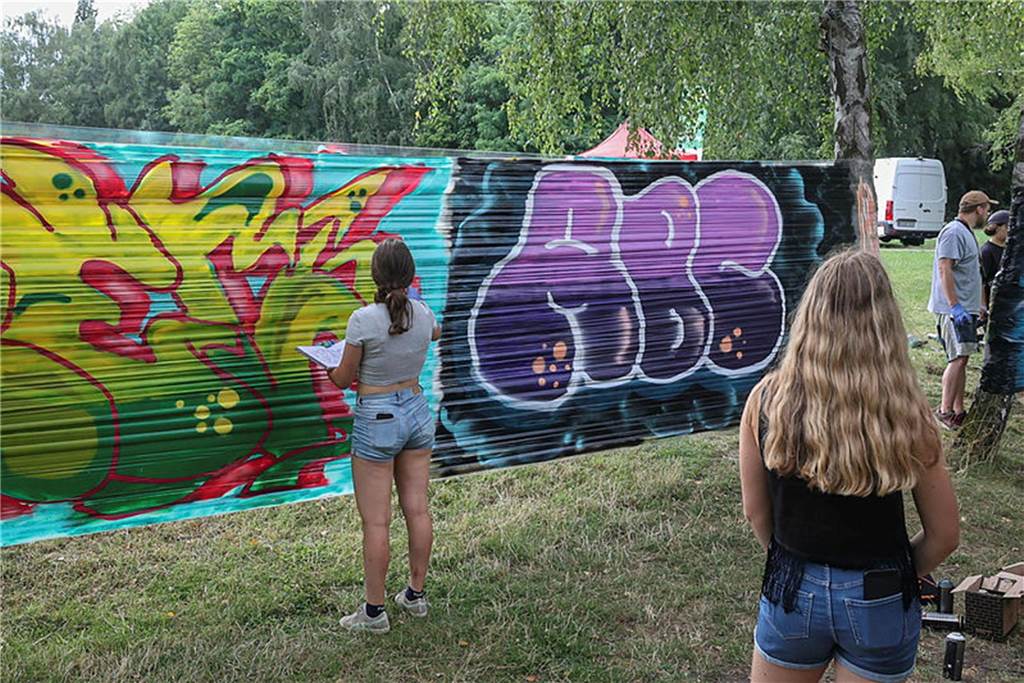 Graffiti entstehen.