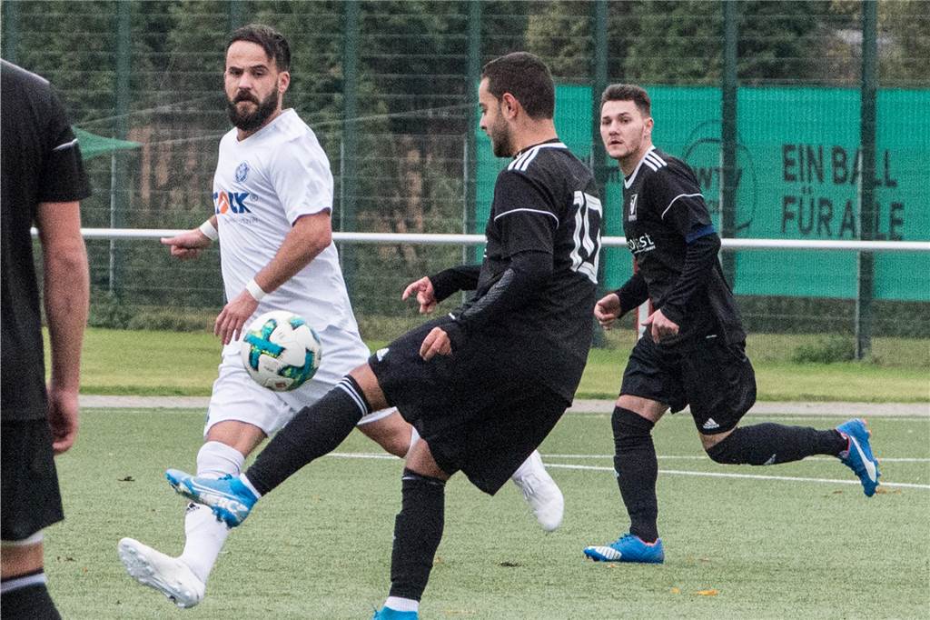 Gashi vor seinem ETuS-Abgang: „Dankbar, dass ich ihn kennenlernen durfte“ Granit Gashi (l.) wird den ETuS Haltern im Sommer verlassen.