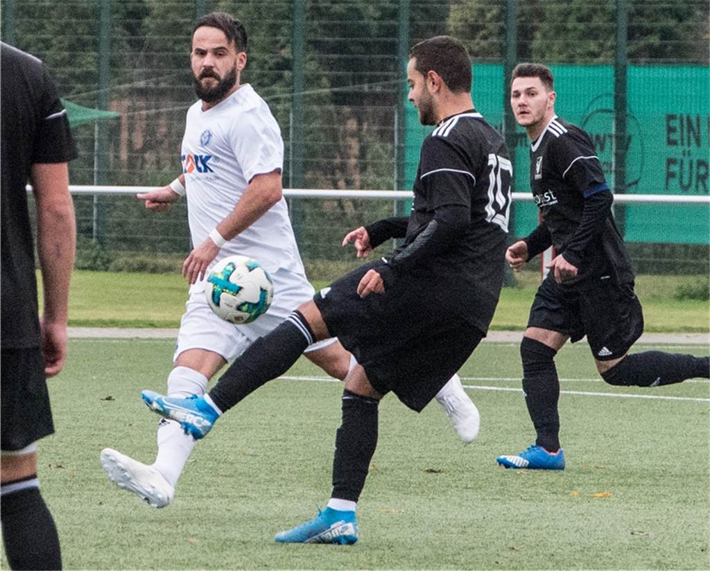 Zwei Abgänge beim ETuS Haltern: Beide gehen in die Kreisliga B Granit Gashi (l.) wird in der kommenden Saison für den TSV Marl-Hüls spielen.