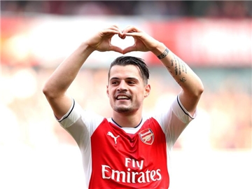 Granit Xhaka von Arsenal jubelt nach seinem Tor zum 1:0. Foto: Adam Davy/PA Wire