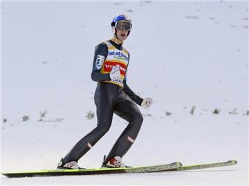 Gregor Schlierenzauer bejubelt in Harrachov einen weiteren Weltcupsieg. Foto: Filip Singer