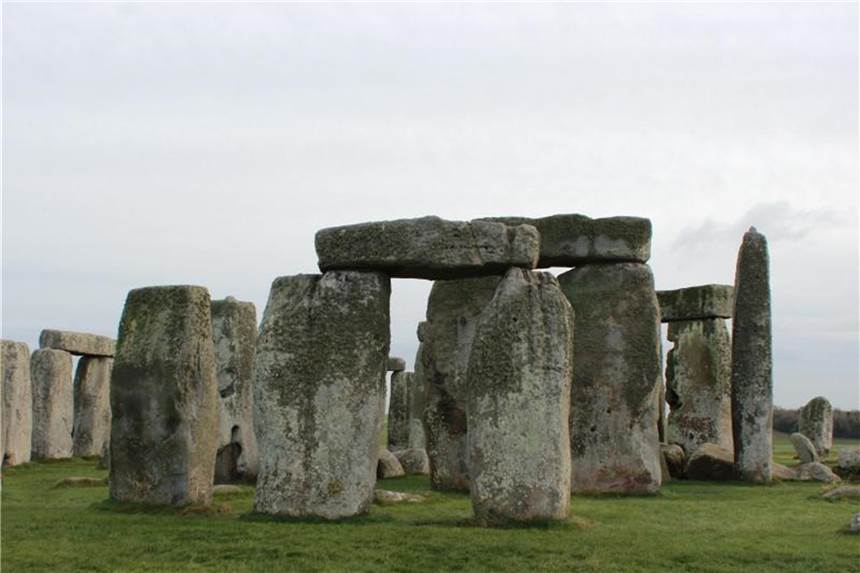 Im mysteriösen Stonehenge wurden auch Fremde bestattet Großbritannien, Wiltshire: Die Kultstätte Stonehenge. Foto: Charlotte Zink/Illustration