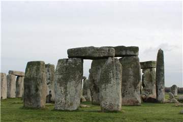 Großbritannien, Wiltshire: Die Kultstätte Stonehenge. Foto: Charlotte Zink/Illustration
