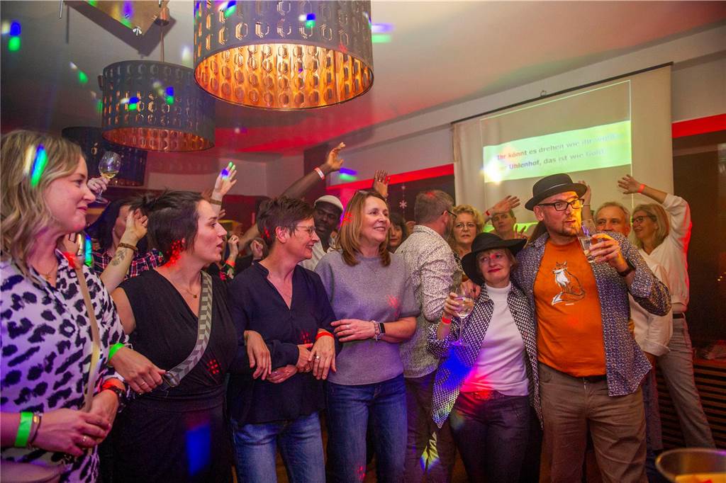 Große Abschiedsparty im Uhlenhof.