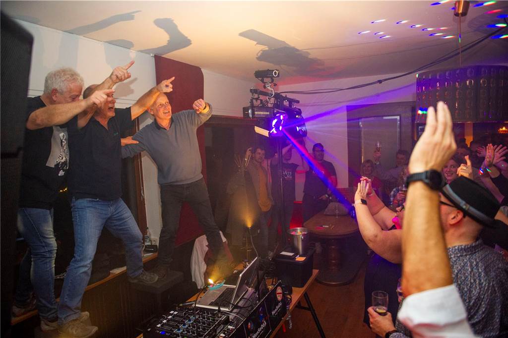 Große Abschiedsparty im Uhlenhof.
