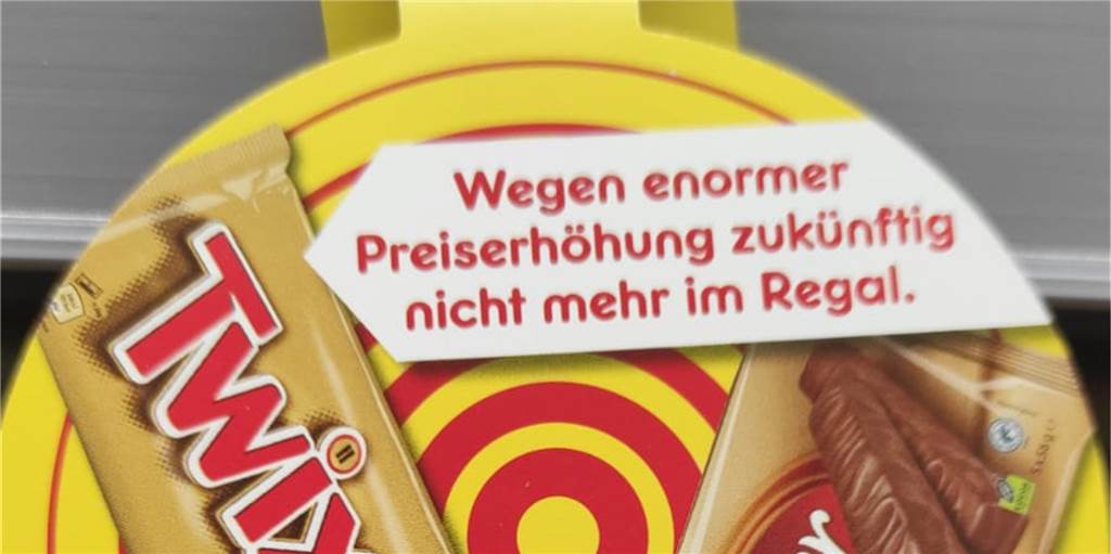 Preiskrieg: Mars und Miracoli Mangelware in Castrop-Rauxeler Supermärkten Hinweisschild: Wegen enormer Preiserhöhung nicht mehr im Regal.
