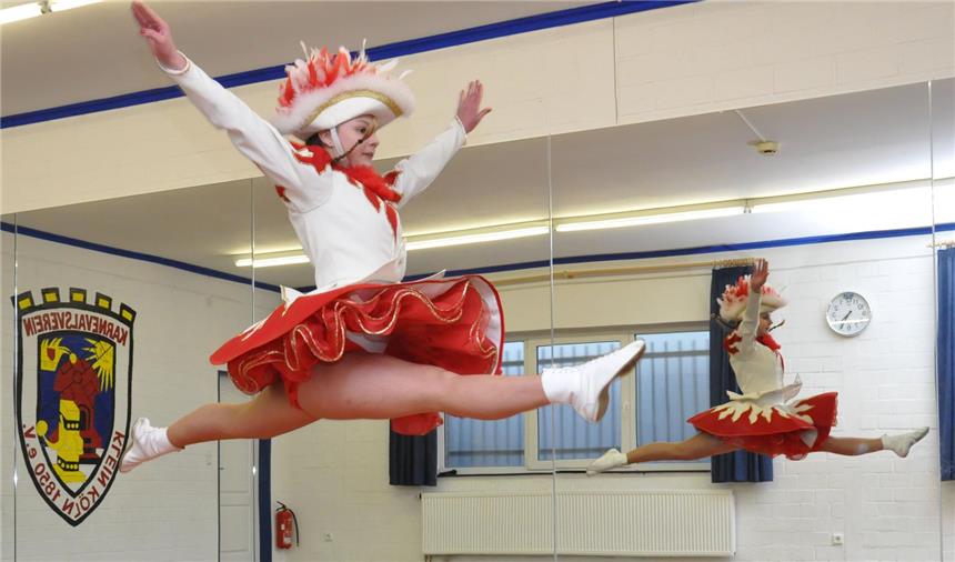 Funkenmariechen trainiert hart für ihren großen Auftritt Große Sprünge im Karneval sind für Lea Grubbe überhaupt kein Problem. Die 16-Jährige ist das Funkenmariechen des Karnevalsvereins Klein Köln Wüllen. Als Tänzerin und Turnerin ist Lea durchtrainiert und gelenkig.