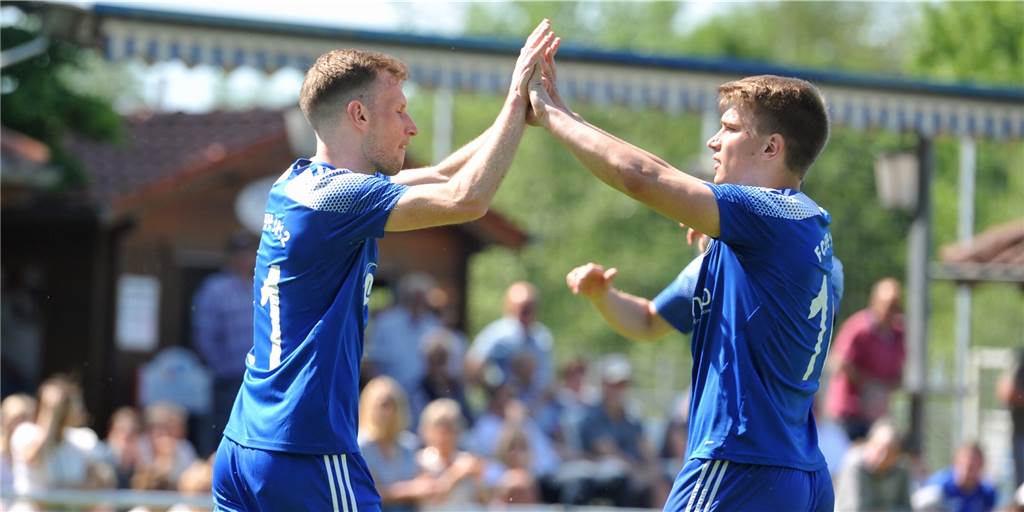 Mit Video: Landesliga-Tor für FC Epe sperrangelweit offen Großen Anteil am Auswärtssieg hatten die Torschützen Philipp Hörst (l.) und Jan Beverborg.