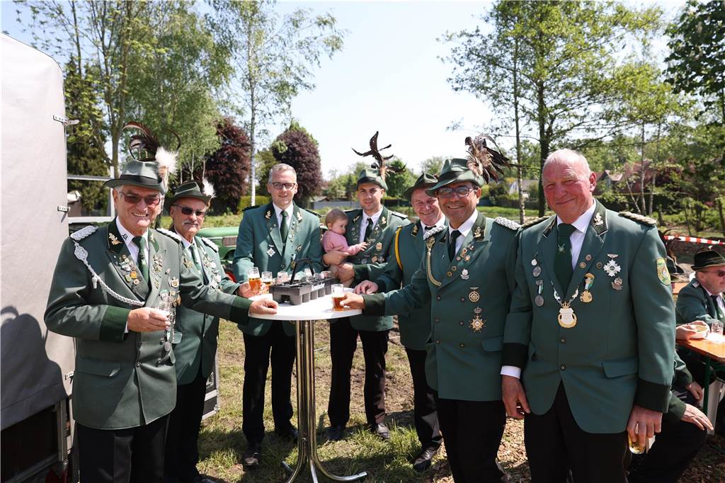 Großer Andrang beim ersten Cappenberger Vogelschießen seit fünf Jahren: Das ganze Dorf war auf den Beinen.