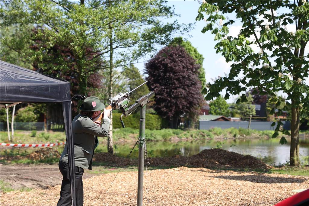 Großer Andrang beim ersten Cappenberger Vogelschießen seit fünf Jahren: Das ganze Dorf war auf den Beinen.