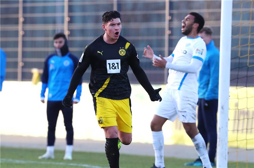BVB-U23 übernimmt Tabellenspitze - viel Selbstvertrauen vor dem Topspiel Großer Jubel: Der BVB II übernimmt die Tabellenführung. Taylan Duman erzielte zwei Treffer.