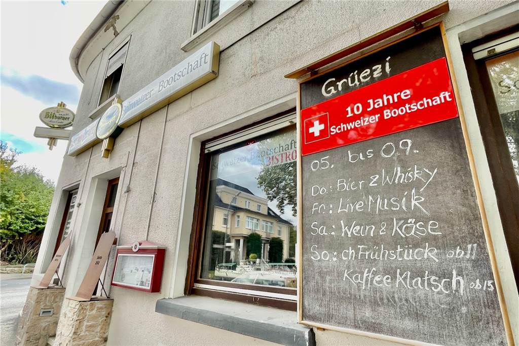 Das wohl schrägste Restaurant in Dortmund feiert Zehnjähriges Die Schweizer Bootschaft in Aplerbeck feiert zehnjähriges Bestehen.