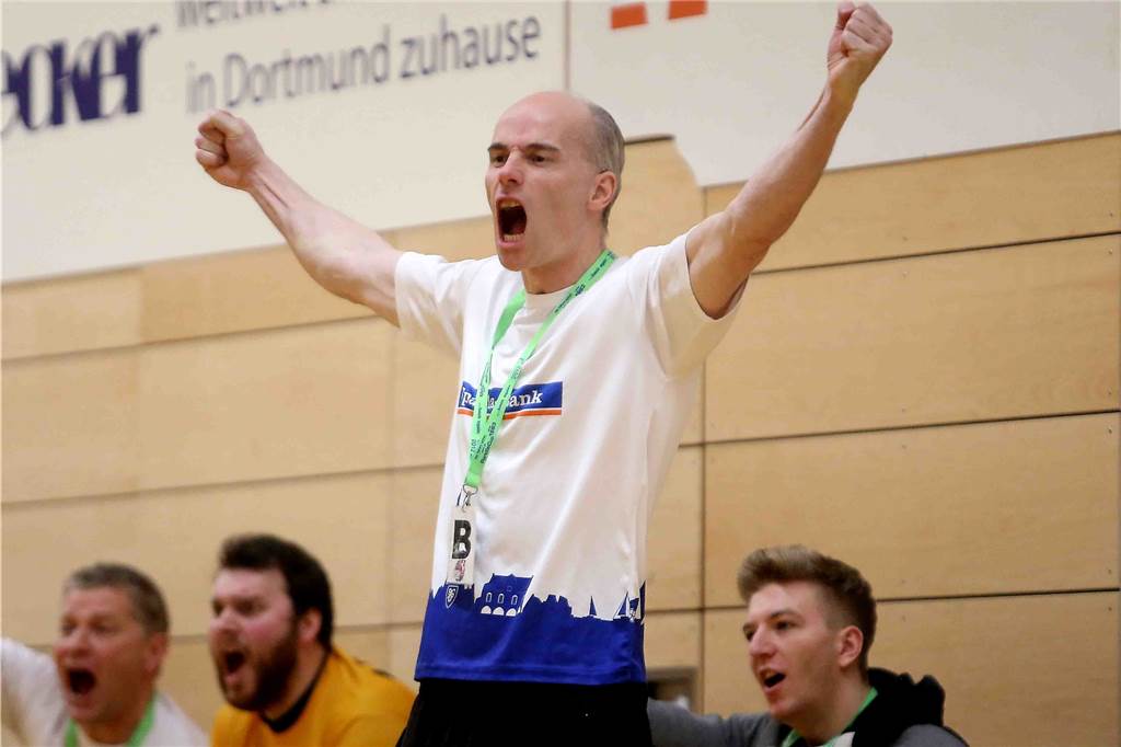 Gerard Siggemann über vier HSC-Jahre, seine Zukunft und eine „Mega-Katastrophe“ Grund zum Jubeln hatte Gerard Siggemann beim HSC Haltern-Sythen oft genug: In seinem ersten Jahr stieg er mit dem HSC in die Oberliga auf, wo das Team auch heute noch spielt.