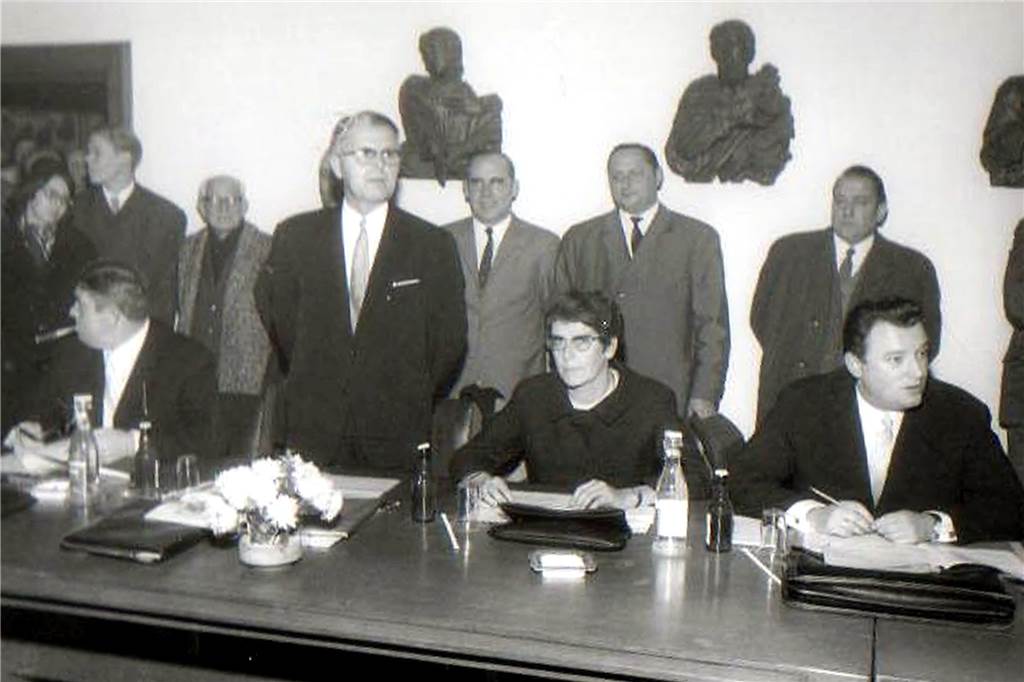 Halterns erste Bundestagsabgeordnete Renate Diemers kämpfte für Frauenrechte Gruppenbild mit Dame: Die erste Ratssitzung nach der Kommunalwahl 1969 mit Ratsfrau Carola Tochtrup und (v.l.) Heinz Overhaus, Josef Wessel und Gerhard Itjeshorst.