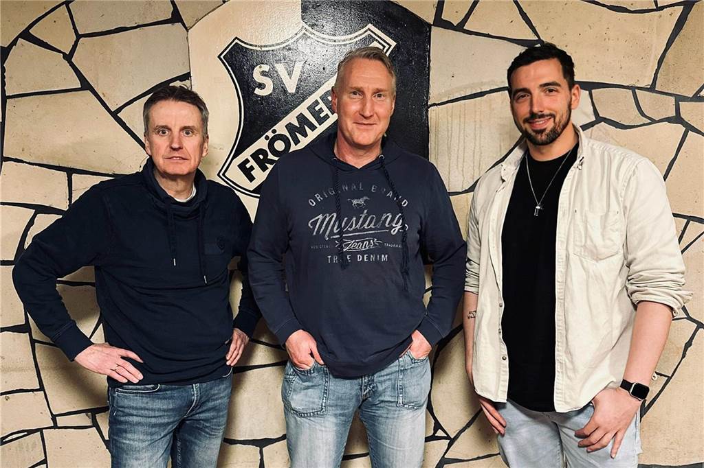 Fünf Minuten Arbeitsweg: Feiler freut sich auf den SV Frömern Gruppenbild mit Trainer: Andreas Feiler (M.) bei der offiziellen Vorstellung