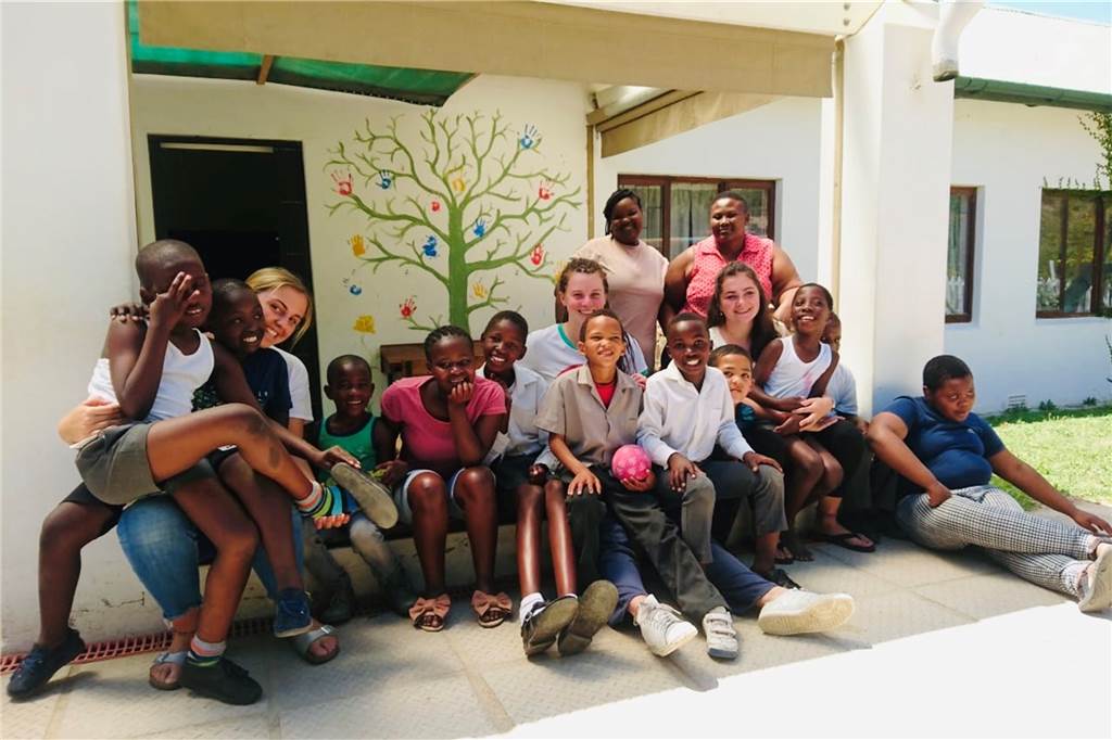 Gruppenfoto vor der Schule in Hermanus.
