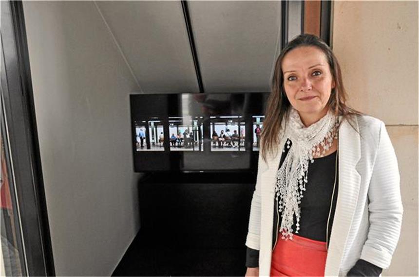 Kemsa macht die New Yorker U-Bahn zum Mysterium Gudrun Kemsa lässt den Betrachter selbst herausfinden, was bei ihrem Video „Subway“ nicht stimmt.